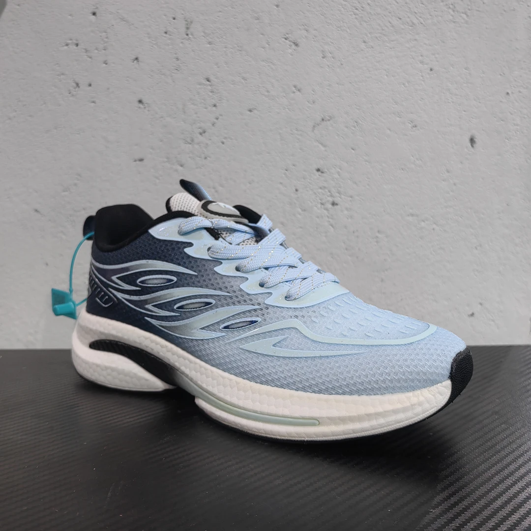 休闲时尚不挑年龄潮流运动鞋8777