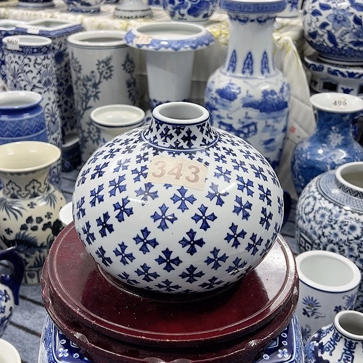 摆件手工手绘高温釉下彩，摆件，花瓶