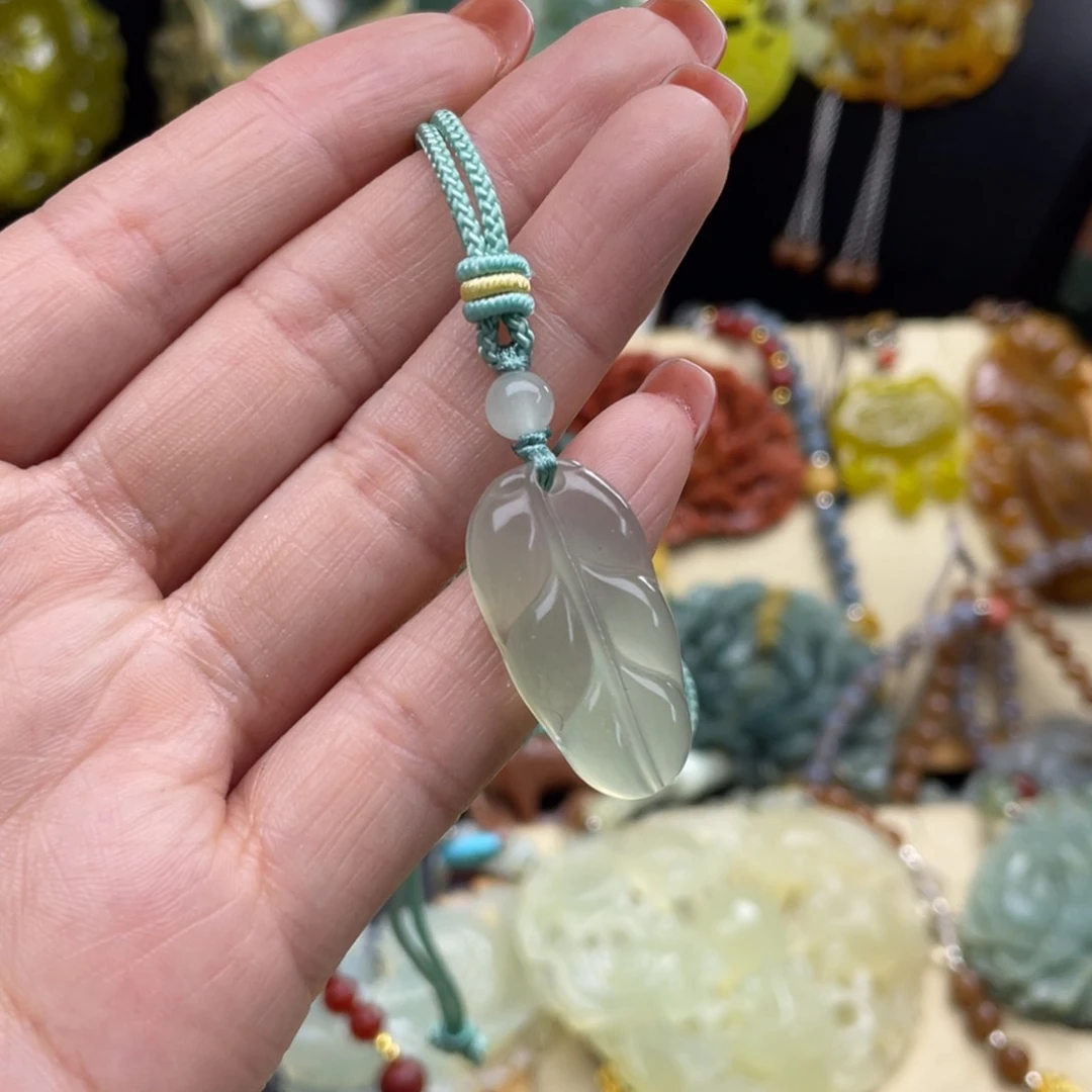 未镶嵌蛇纹石玉颈饰