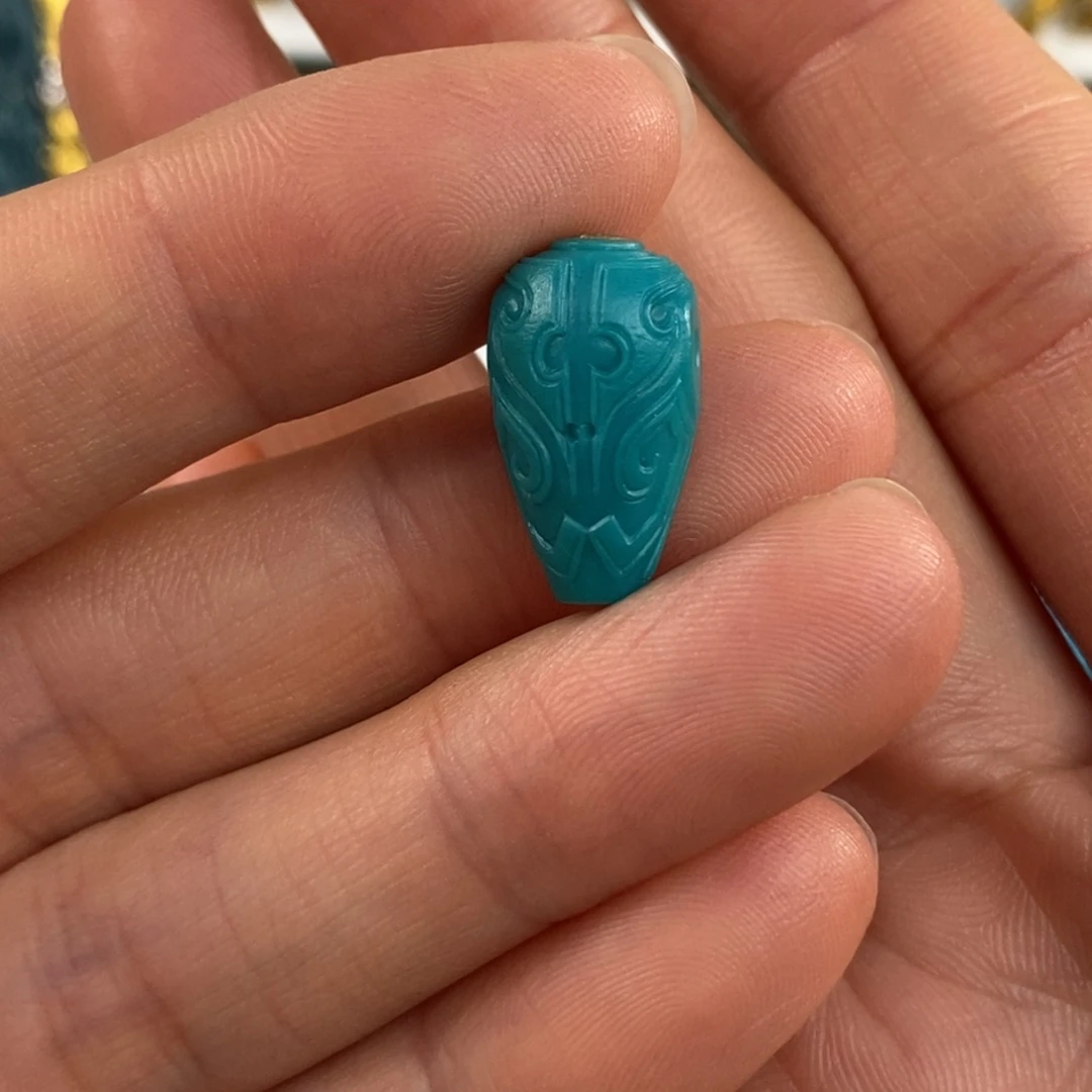 绿松石未镶嵌。博古纹三通