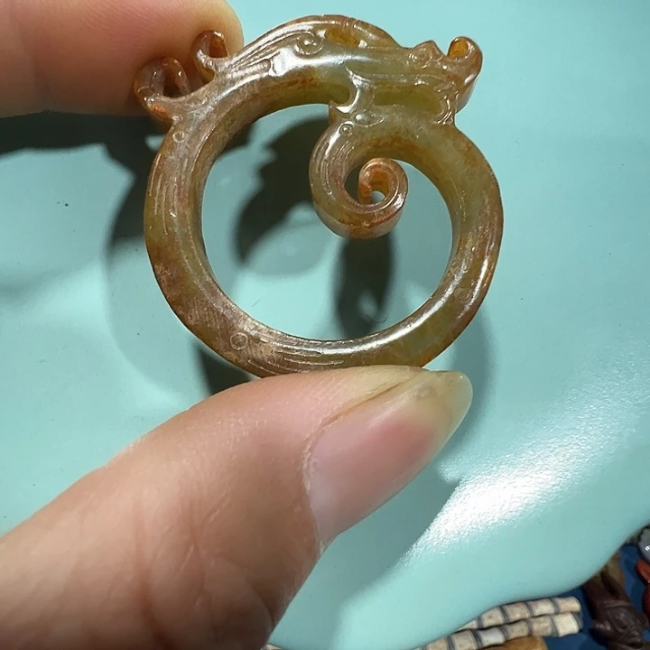 透闪石质玉未镶嵌挂件