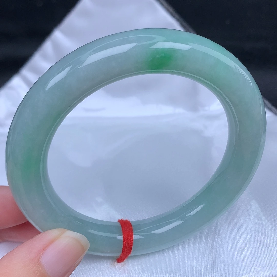 翡翠未镶嵌手镯（圆镯）天然