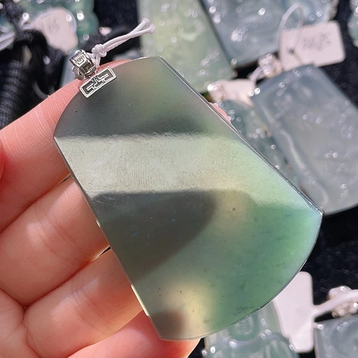 翡翠颈饰18K金镶嵌60，