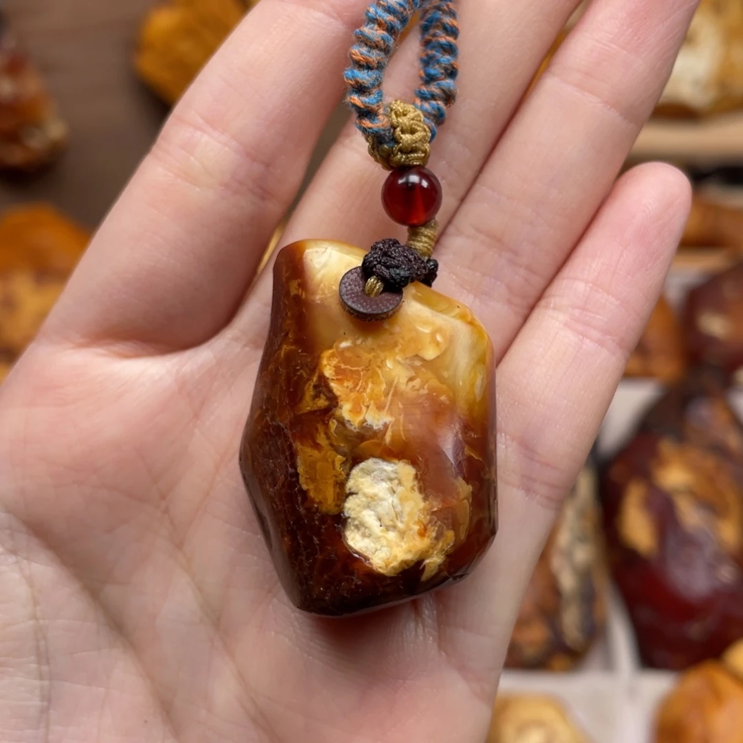 琥珀未镶嵌珠宝奇石