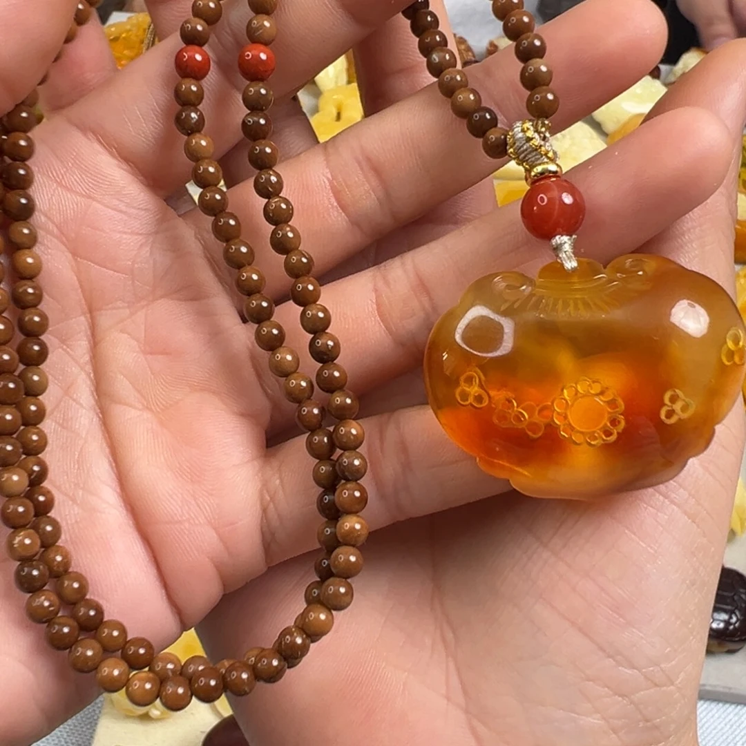 琥珀未镶嵌裸石琥珀