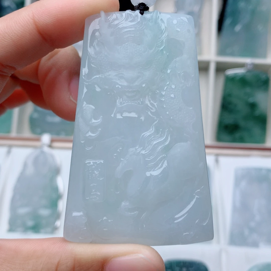 翡翠颈饰未镶嵌爱**念大龙