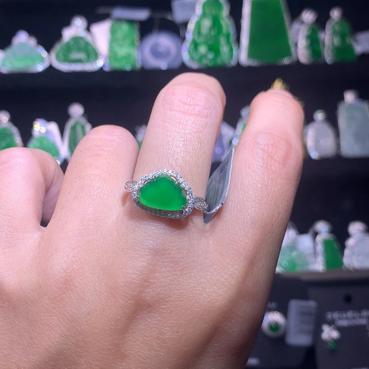 【闪购商品】银S925镶嵌戒指翡翠