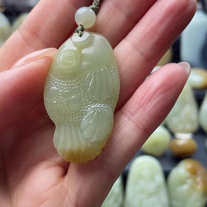 和田玉（糖玉）未镶嵌颈饰