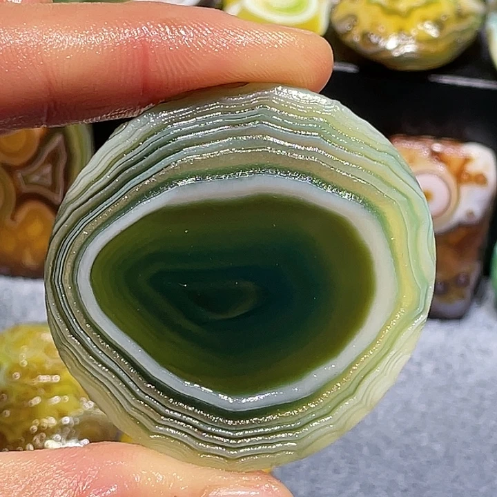 金***蛙玛瑙/玉髓未镶嵌珠宝奇石