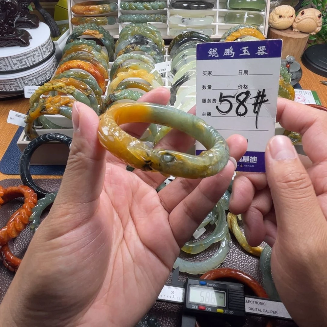 未镶嵌蛇纹石玉手镯