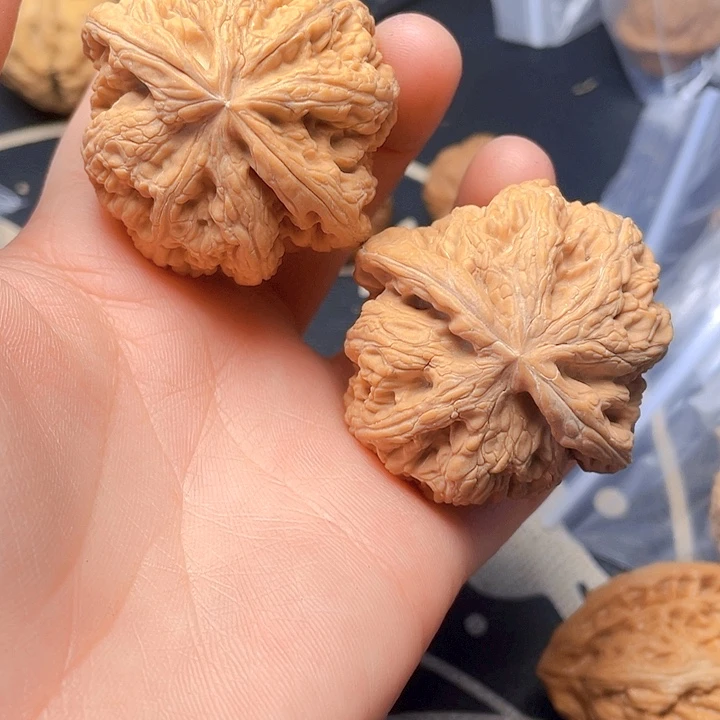 文玩核桃吊坠平谷粗筋