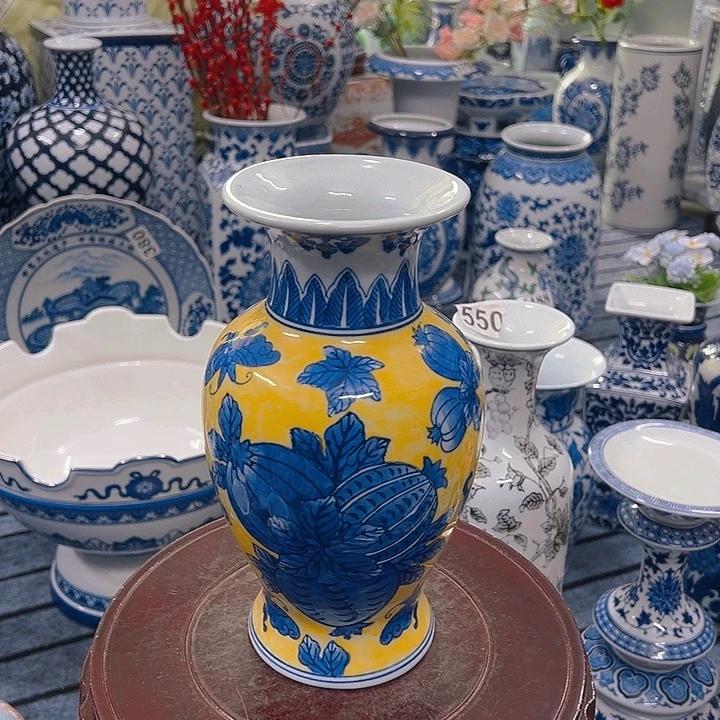 摆件青花瓷手工手绘高温釉下彩家居摆件，花瓶