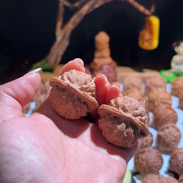 核桃文玩核桃宫灯一对40