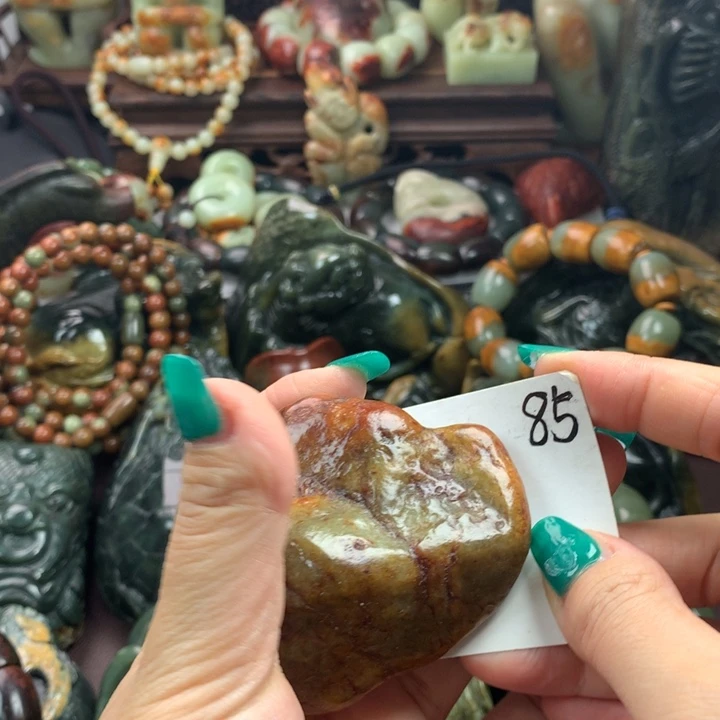 岫岩河磨玉（透闪石质玉）把件未镶嵌