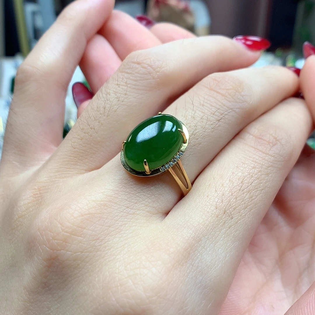 18K金镶嵌戒指和田玉10×14