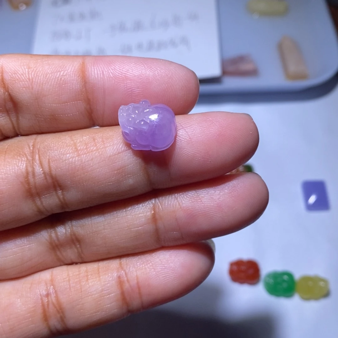 颈饰未镶嵌翡翠茶**馨