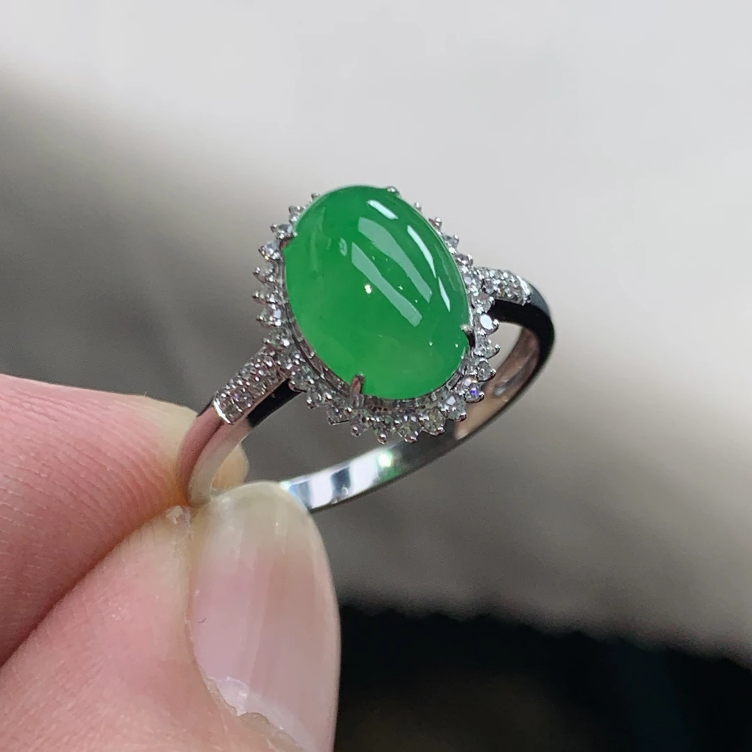 裸石9.8×7.2×3.8缅甸天然翡翠A货18k金冰胶满阳绿蛋面戒指