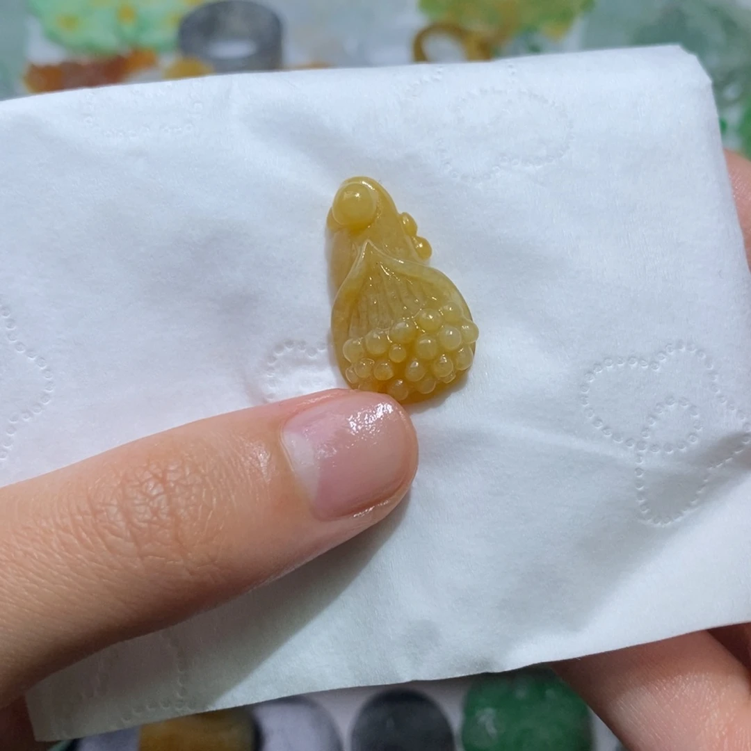 定制翡翠未镶嵌吊坠