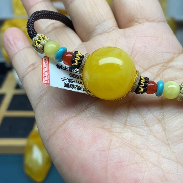 琥珀未镶嵌裸石吊坠