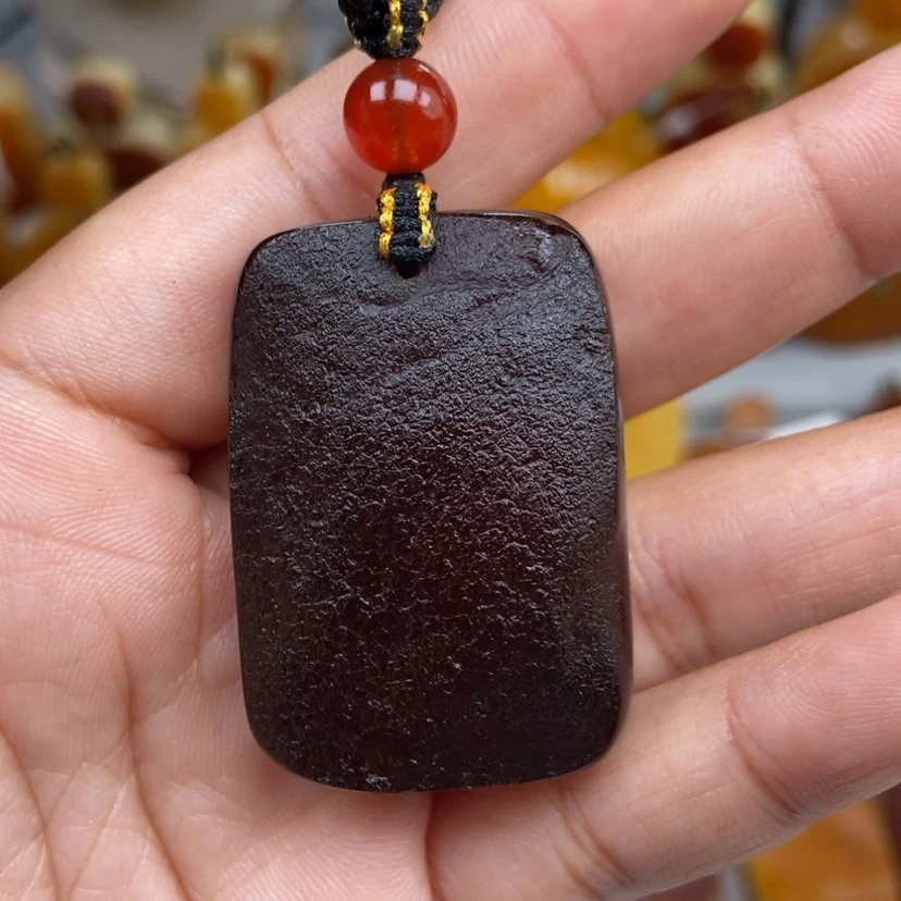 【闪购商品】琥珀颈饰未镶嵌