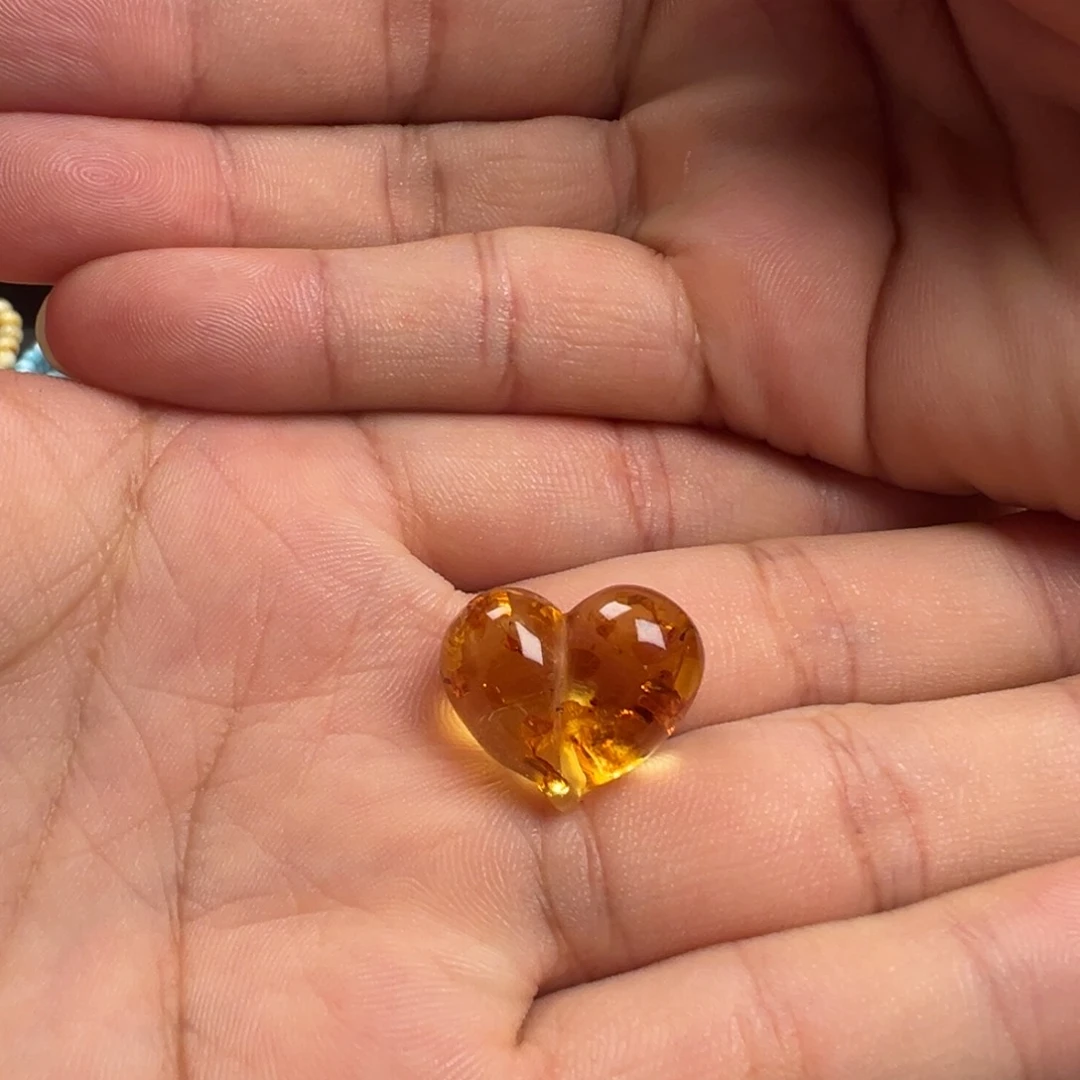 琥珀（花珀）颈饰未镶嵌花珀屁桃（打孔不退换）
