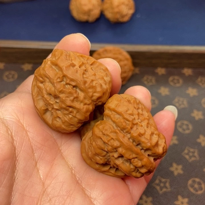 核桃文玩核桃蛤蟆头