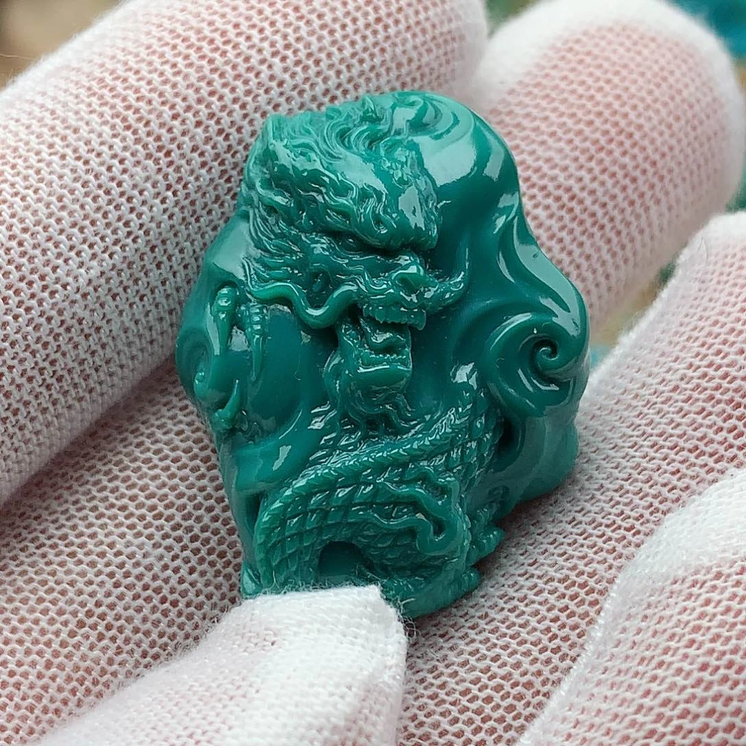 绿松石未镶嵌颈饰