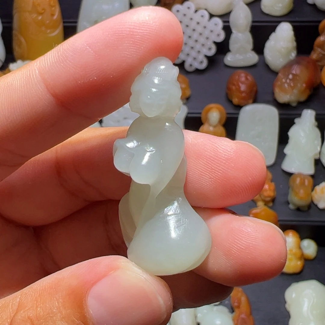 人***福未镶嵌和田玉挂件