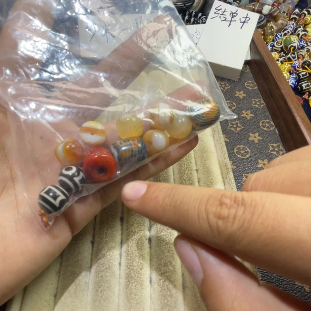 滴***答玛瑙/玉髓未镶嵌珠宝半成品