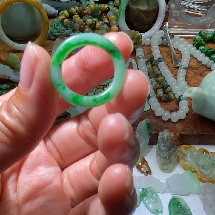 L***妃定制翡翠未镶嵌毛货