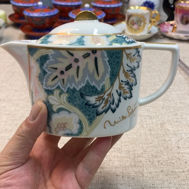 金瓷阁家的美丽瓷器