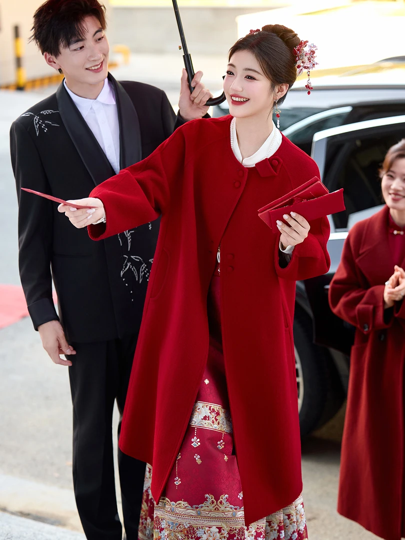 红色中长款呢子外套秋冬款保暖大衣结婚新娘订婚礼敬酒服回门日常