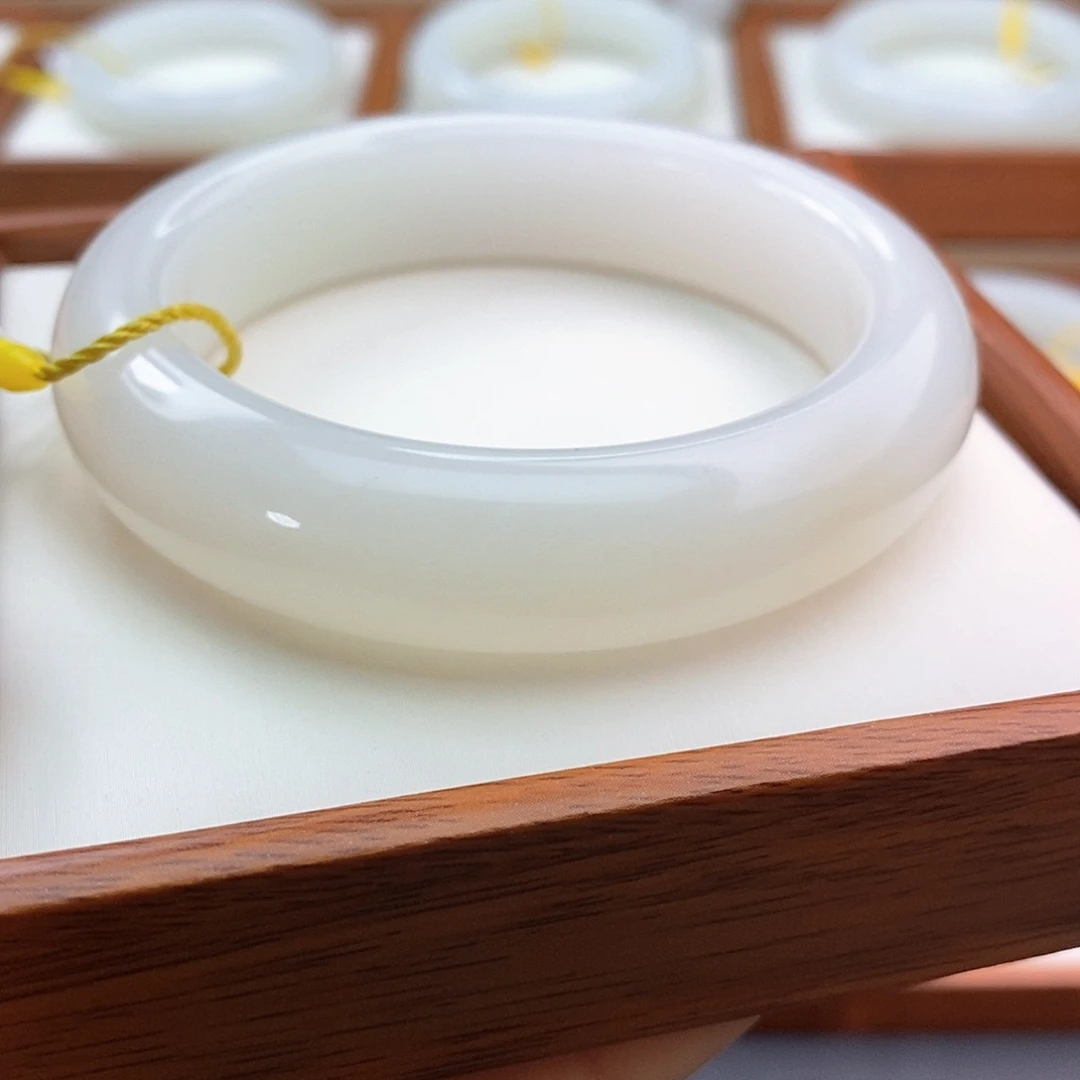 和田玉（白玉）手镯未镶嵌