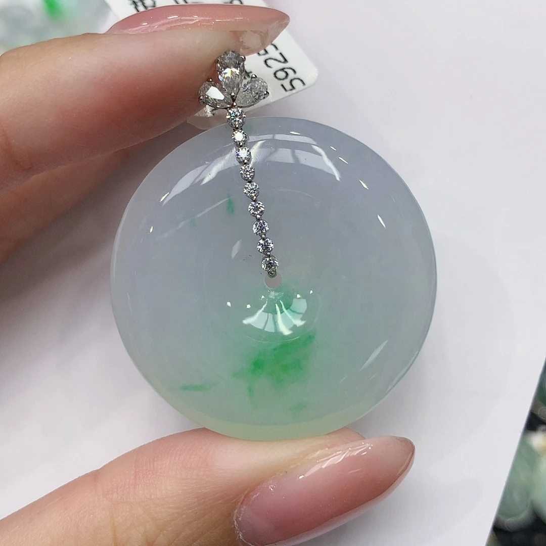 翡翠18K金镶嵌颈饰1111111