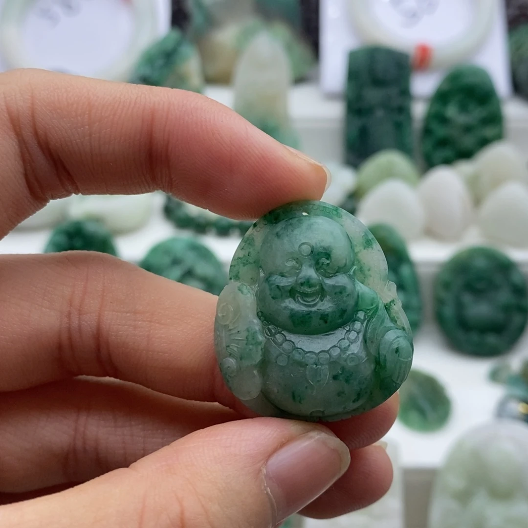 独山玉颈饰未镶嵌