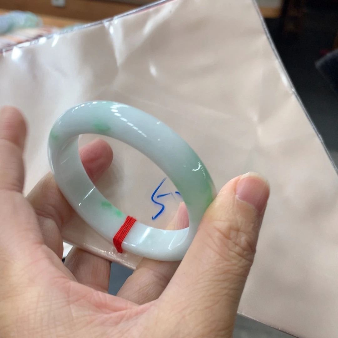 翡翠未镶嵌手镯翡翠