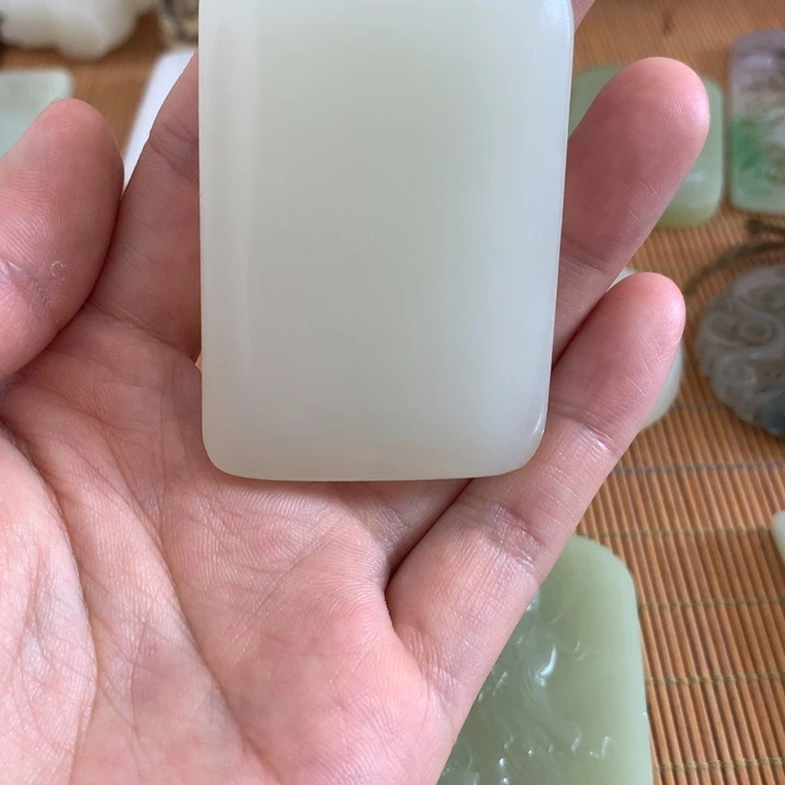 玉无事牌11111:平安喜乐