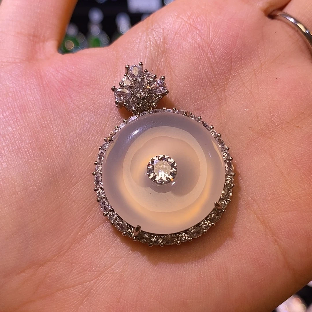 玛瑙/玉髓颈饰合金