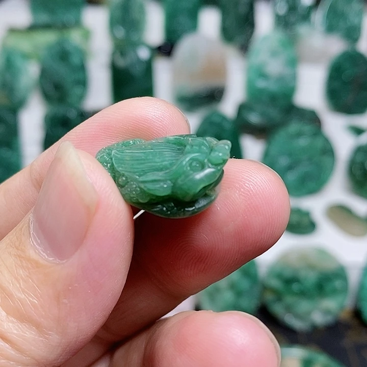 未镶嵌独山玉颈饰