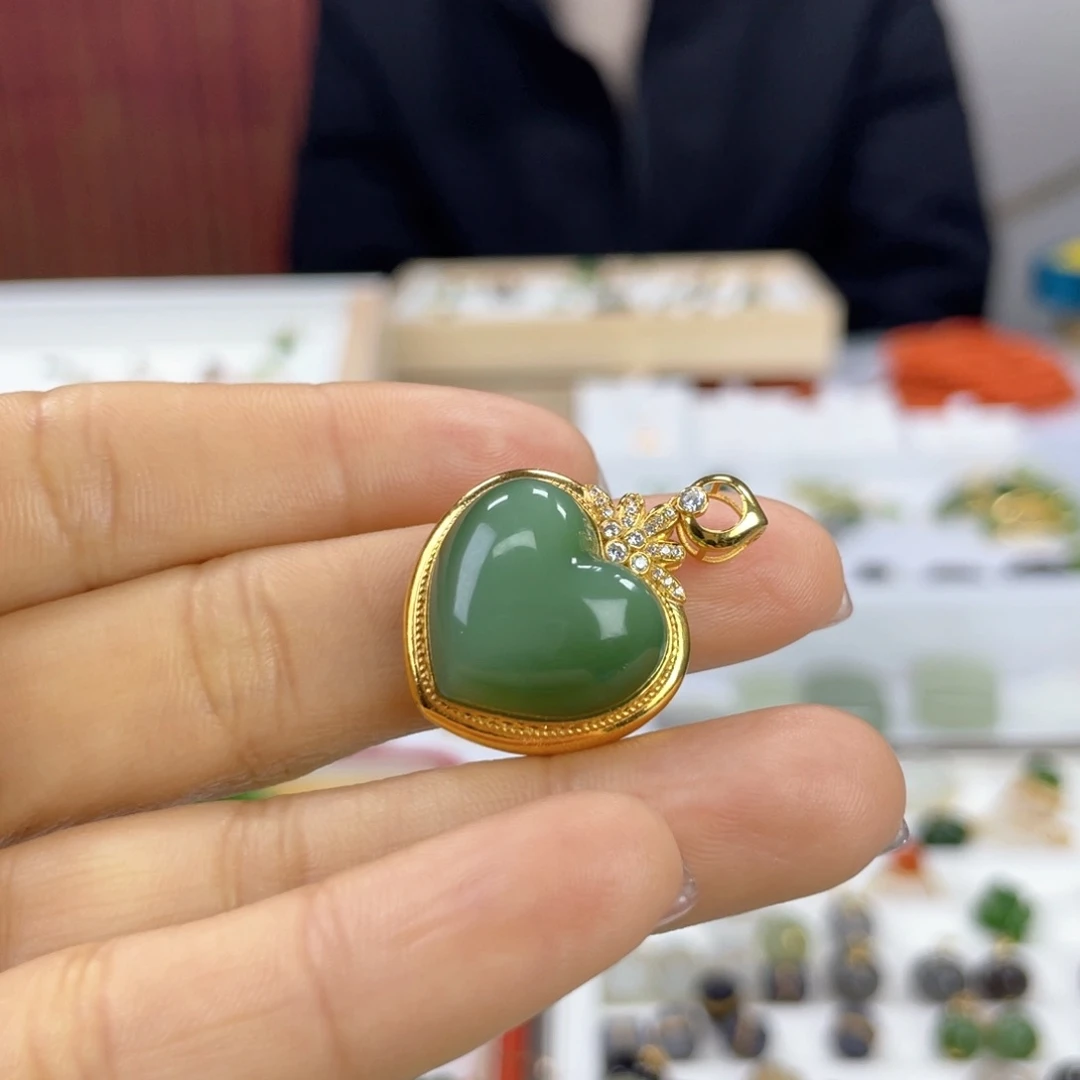和田玉颈饰18K金镶嵌