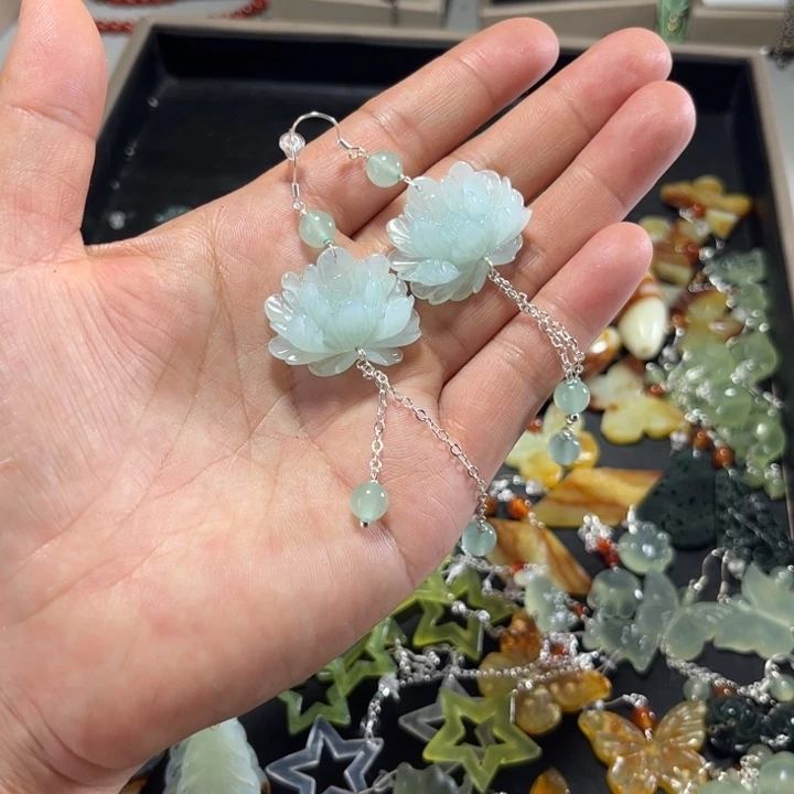 蛇纹石玉合金耳饰