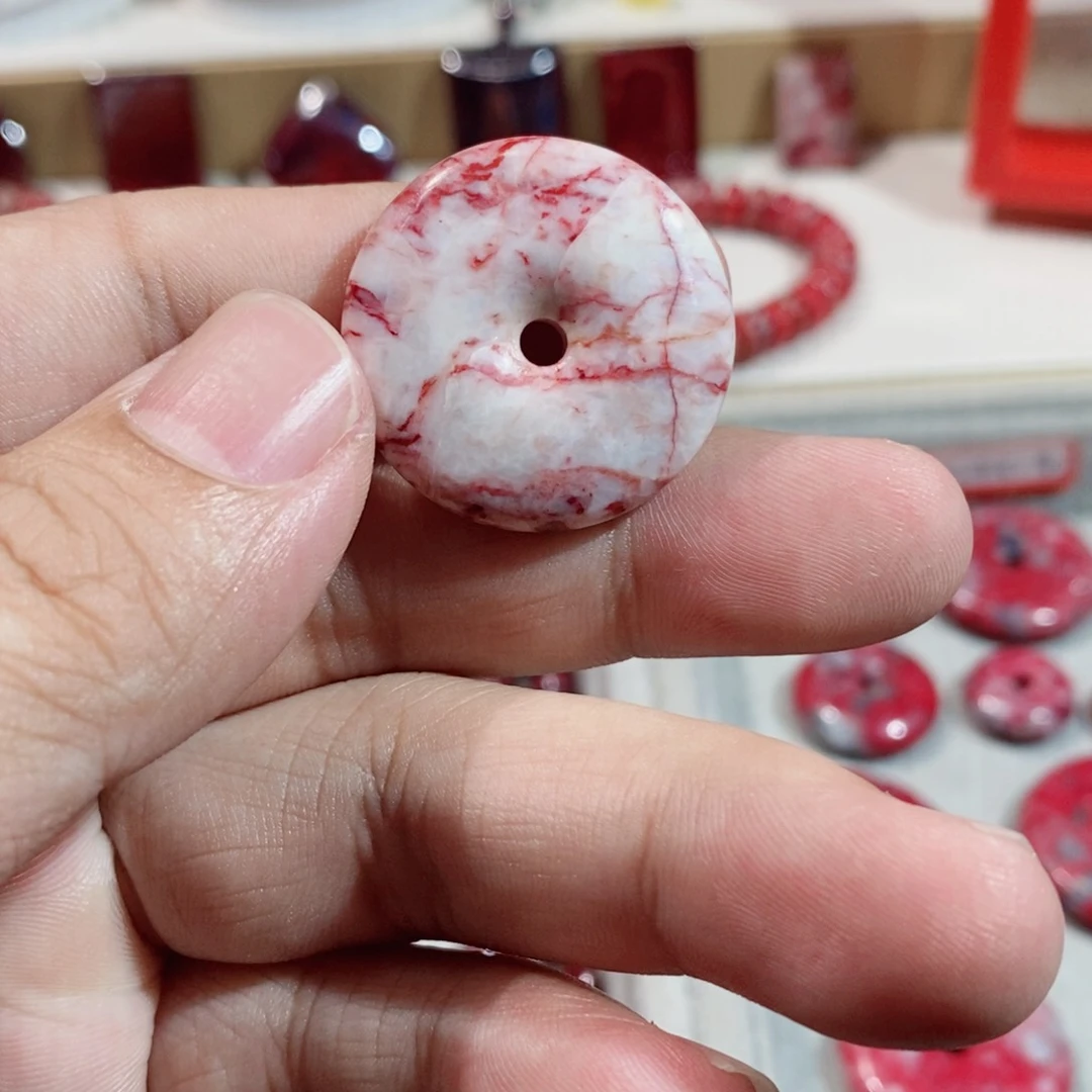 天然辰砂原石平安扣