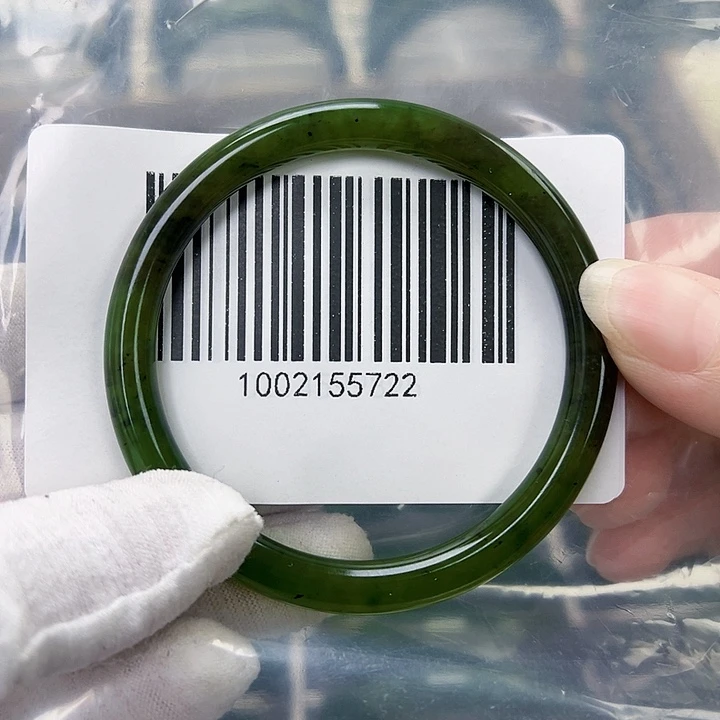 和田玉未镶嵌手镯包容55