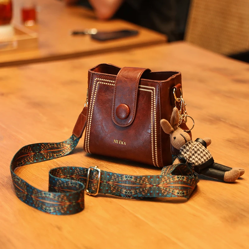 【MUEKA/茉妮卡】高级感复古包包女2025新款百搭斜挎包单肩水桶包