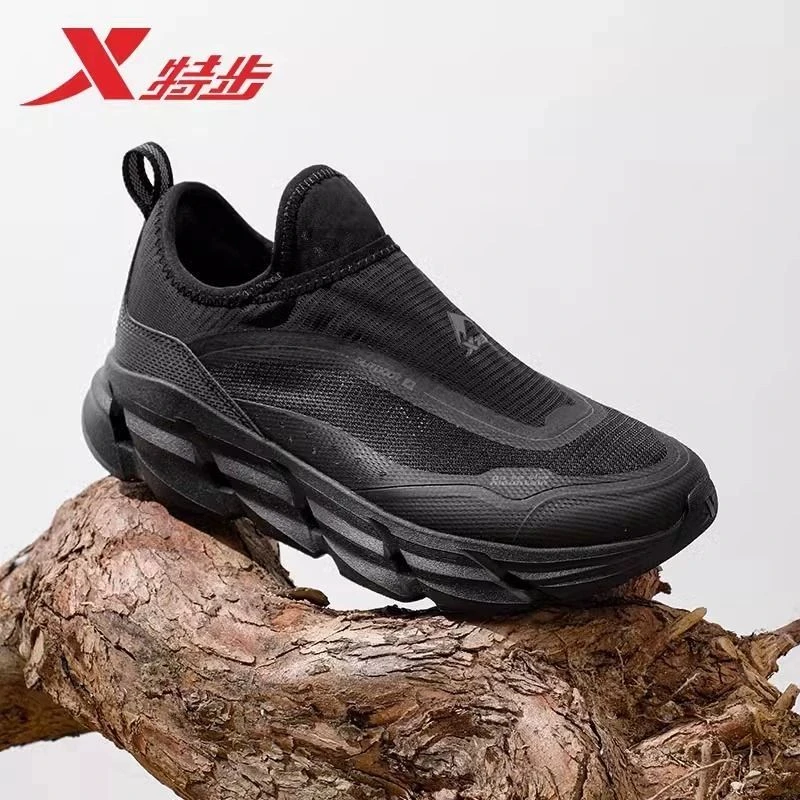 特步2025夏季新款休闲网面透气一脚蹬运动跑步男鞋