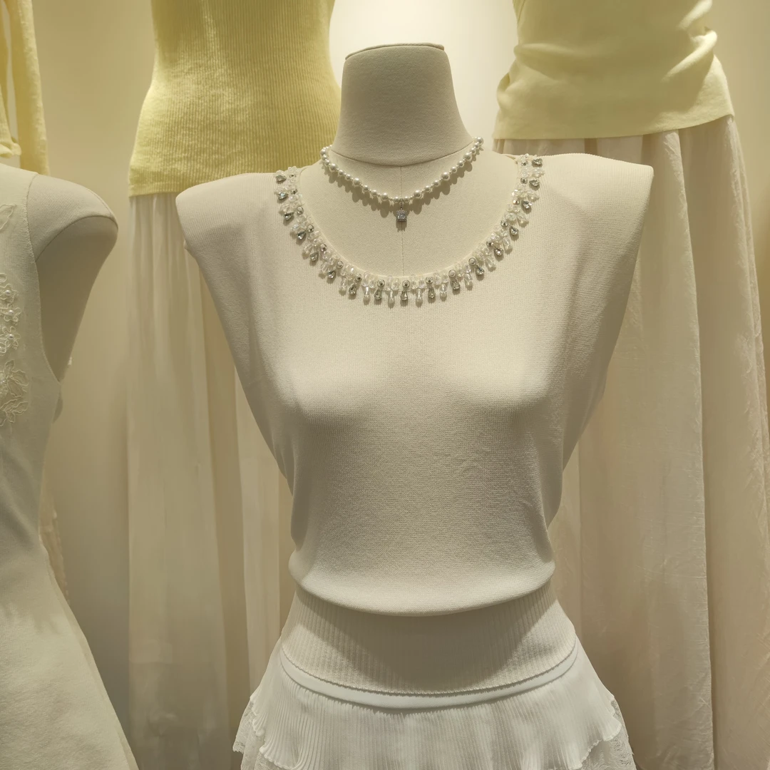 3898法式纯欲重工钉珠收腰无袖小衫