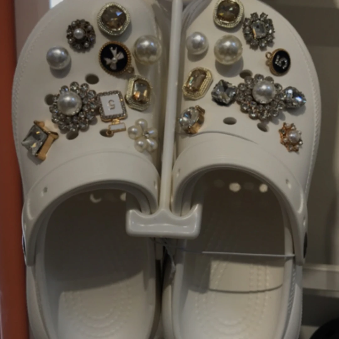 许昌超市代购女纯色后空包头洞洞鞋女款单鞋凉鞋带扣(带票发货)