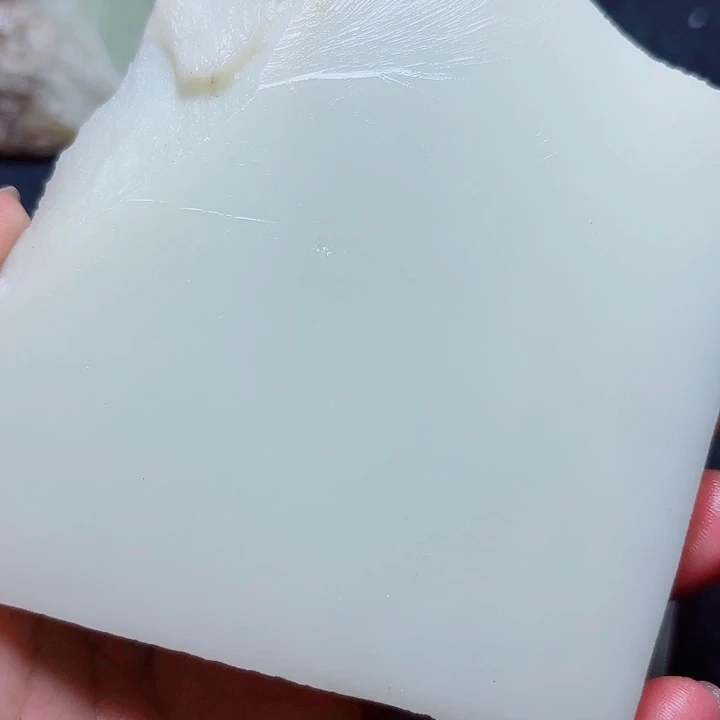 柿***了透闪石质玉未镶嵌珠宝奇石