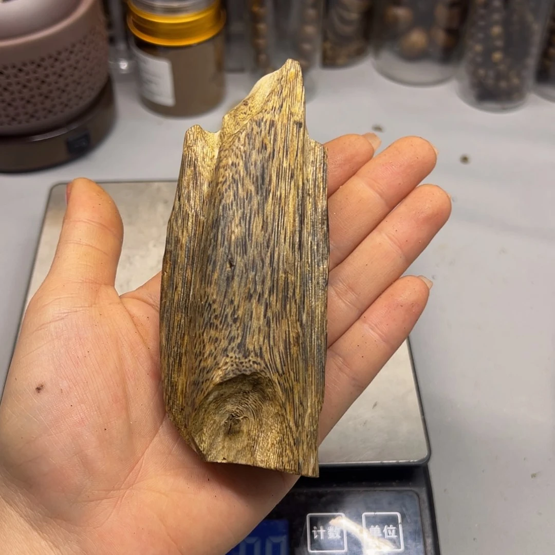 沉香沉香碎屑虫*绿棋原材料42克