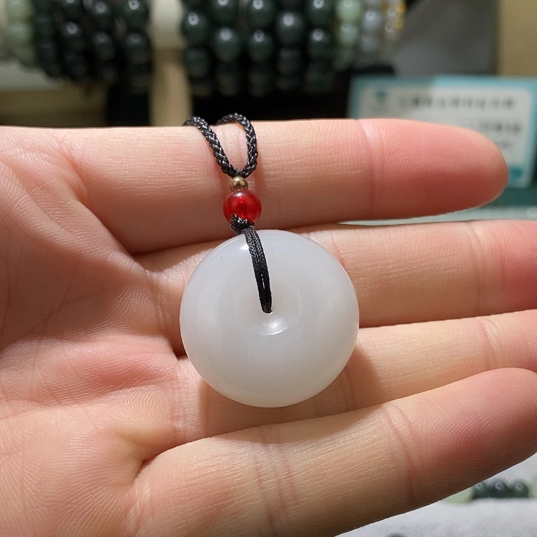 石英质玉（金丝玉）合金颈饰